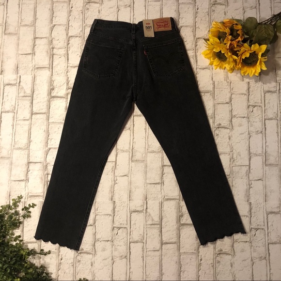 New Levi’s Original Cropped Jeans - Picture 5 of 6